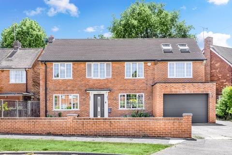 24 Pine Wood, Sunbury-on-thames, TW16 6SG