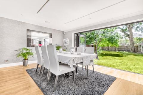 24 Pine Wood, Sunbury-on-thames, TW16 6SG