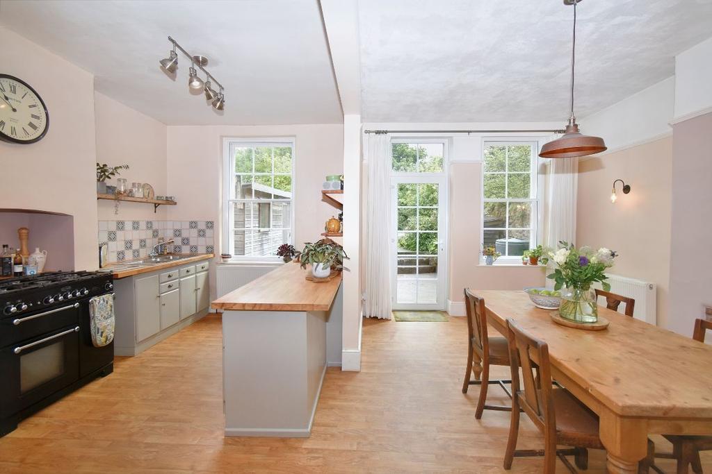 Station Road, Okehampton 6 bed semidetached house £500,000