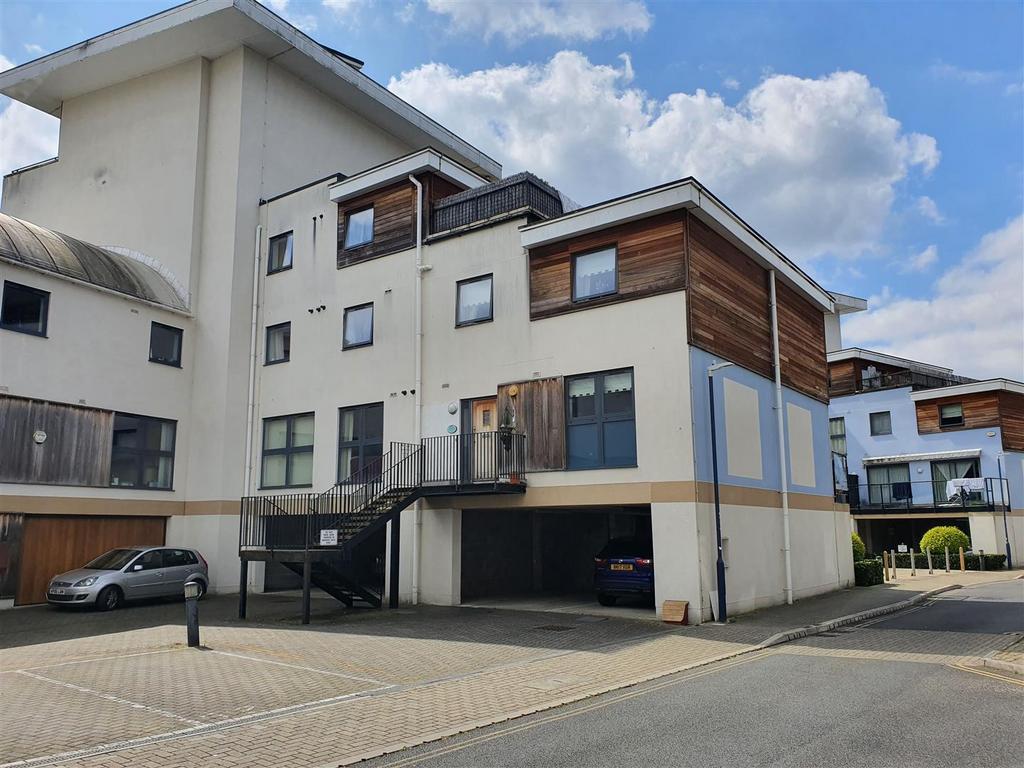 MAIDSTONE 4 bed property for sale £330,000