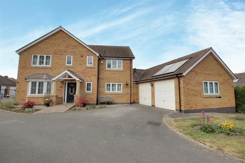 4 bedroom detached house for sale - Haydon Close, Willerby