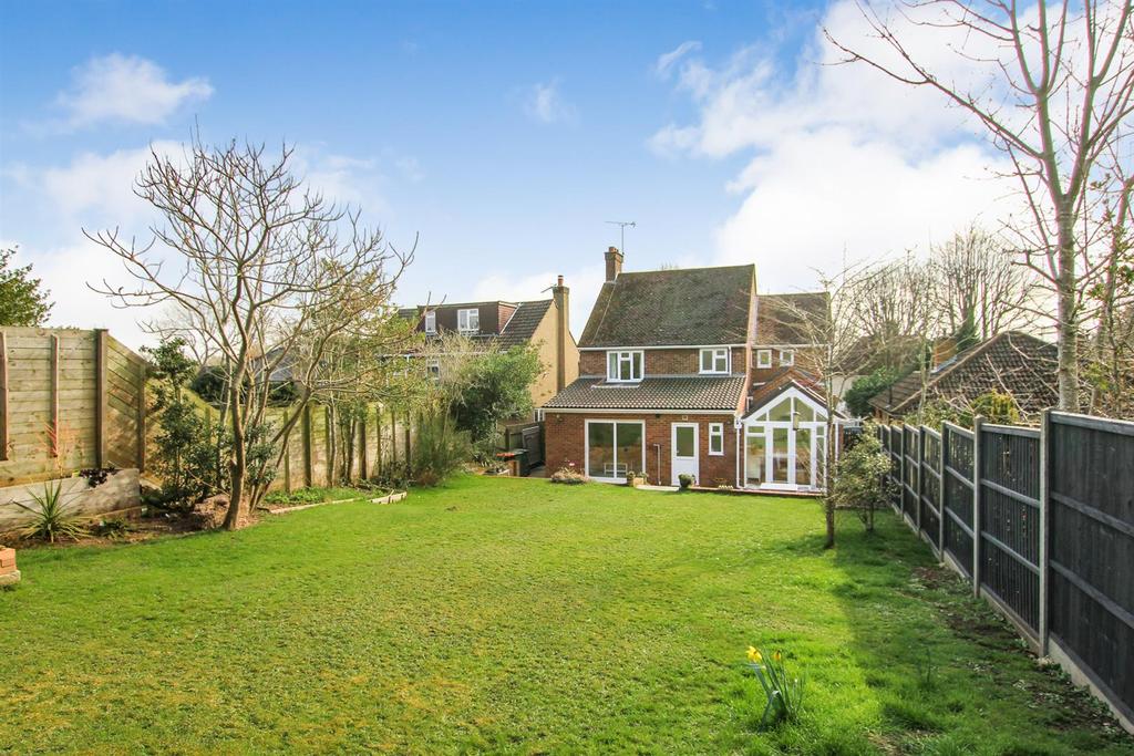 Rothschild Road, Leighton Buzzard 4 bed detached house £775,000