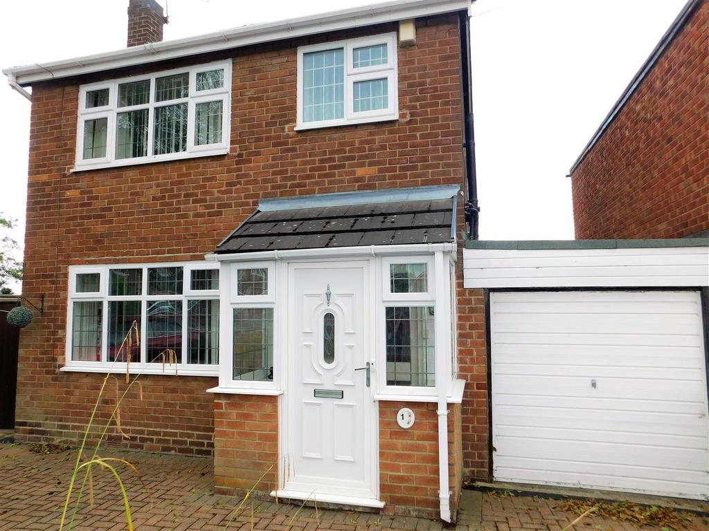 Somerset Road, Failsworth, Manchester 3 bed detached house £260,000