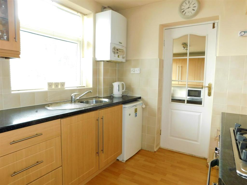 Somerset Road, Failsworth, Manchester 3 bed detached house £260,000