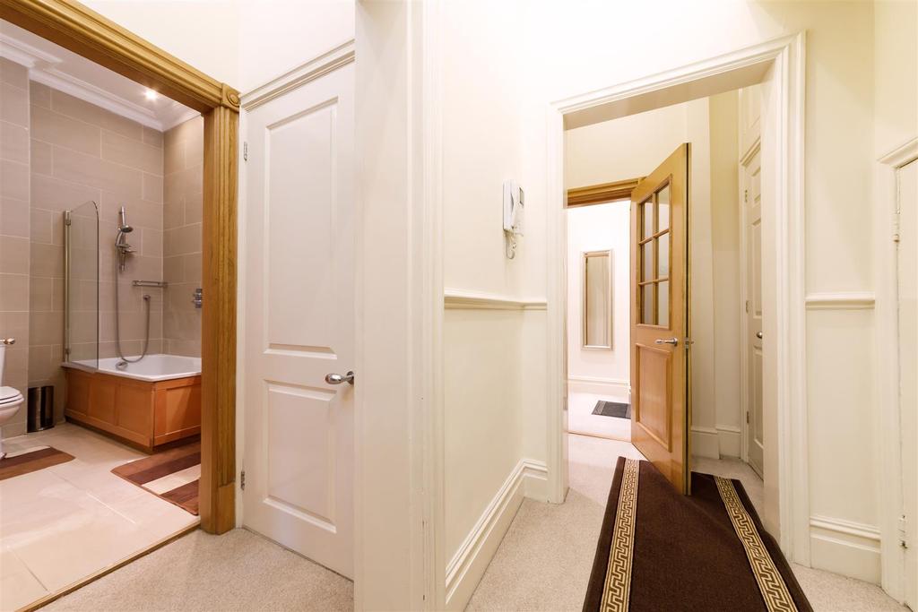 Ashburn Gardens, SW7 2 bed flat £3,402 pcm (£785 pw)