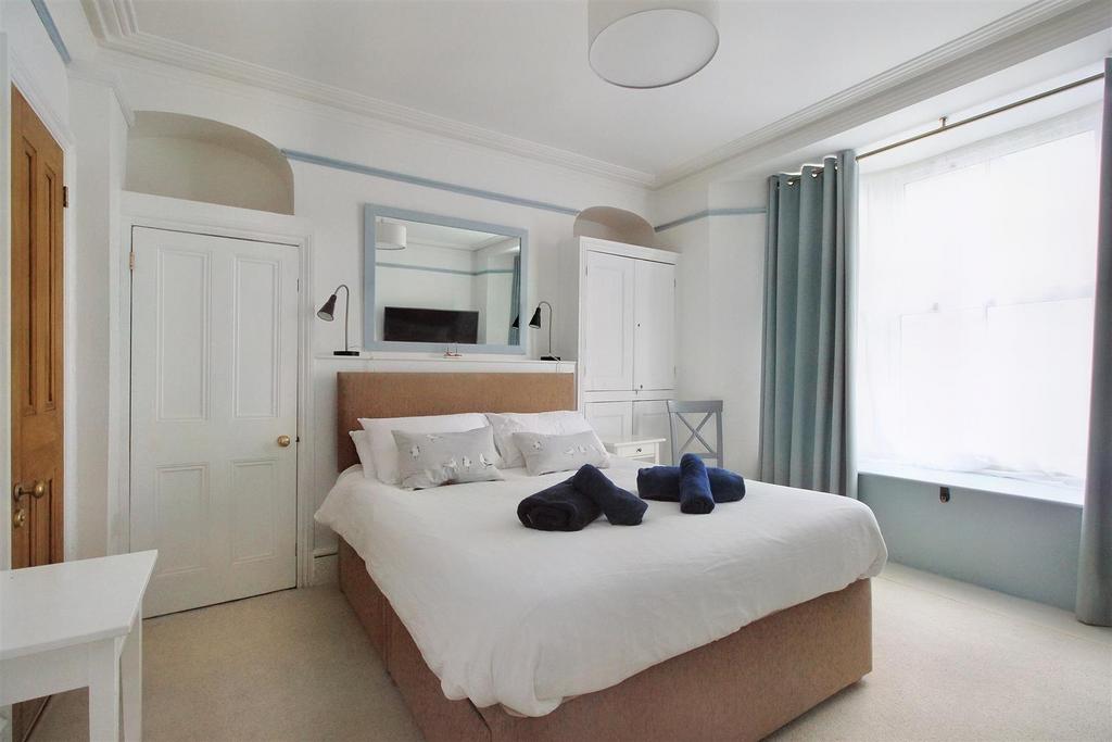 Warren Street, Tenby 5 bed townhouse for sale £425,000