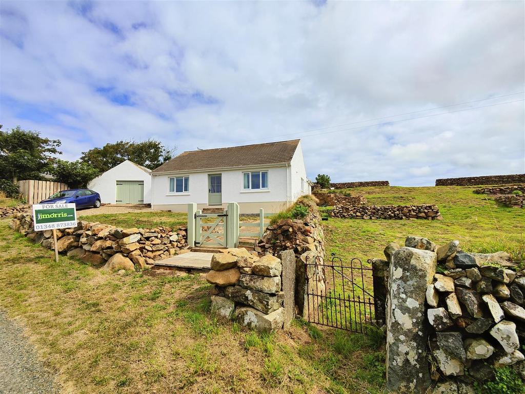 Brynderi, Trefasser, Goodwick 2 bed detached bungalow for sale £425,000