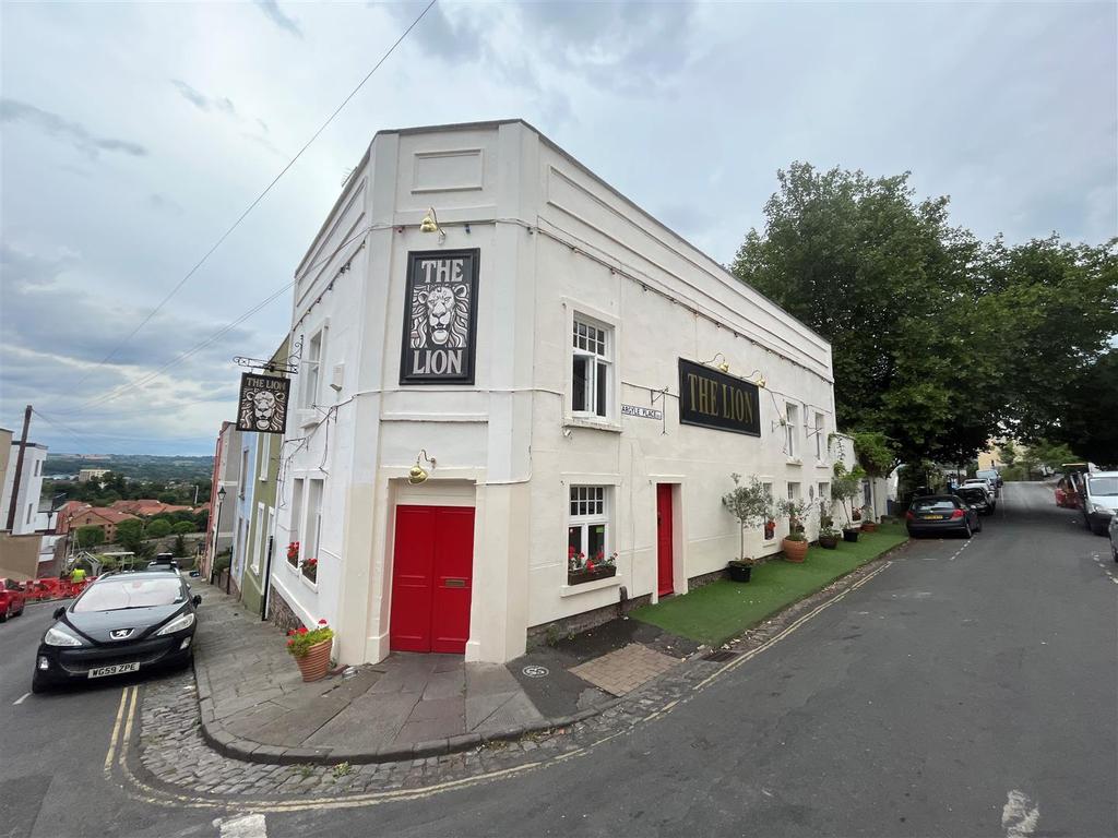 Lion pub.jpg