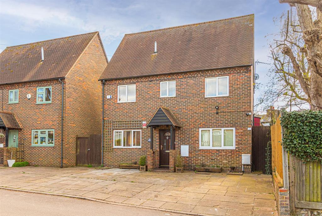 Ladysmith Road, Ivinghoe, Leighton Buzzard 4 bed detached house for
