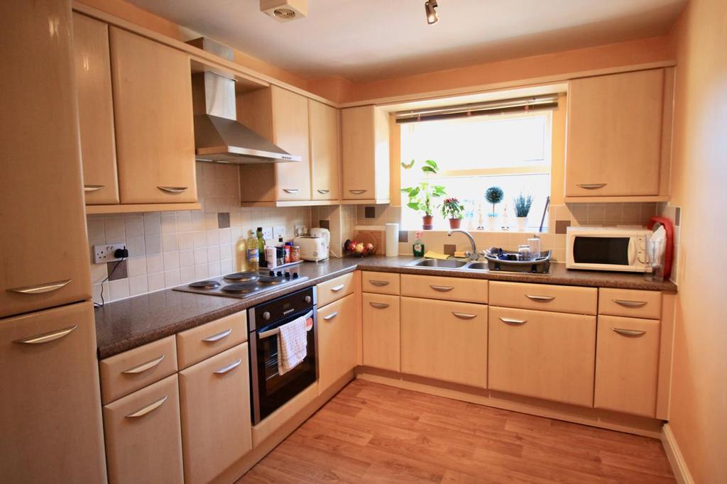 Riverside Drive, Lincoln 2 bed flat £695 pcm (£160 pw)
