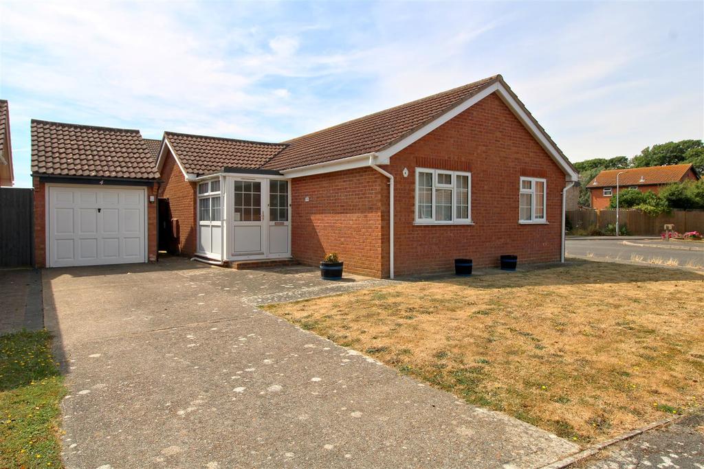 Millfield Close, Seaford 3 bed detached bungalow £435,000