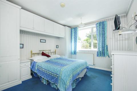 2 bedroom semi-detached bungalow for sale - Dell Rise, Park Street, St. Albans