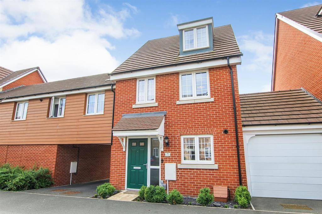 Theedway, Leighton Buzzard 3 bed terraced house for sale £350,000