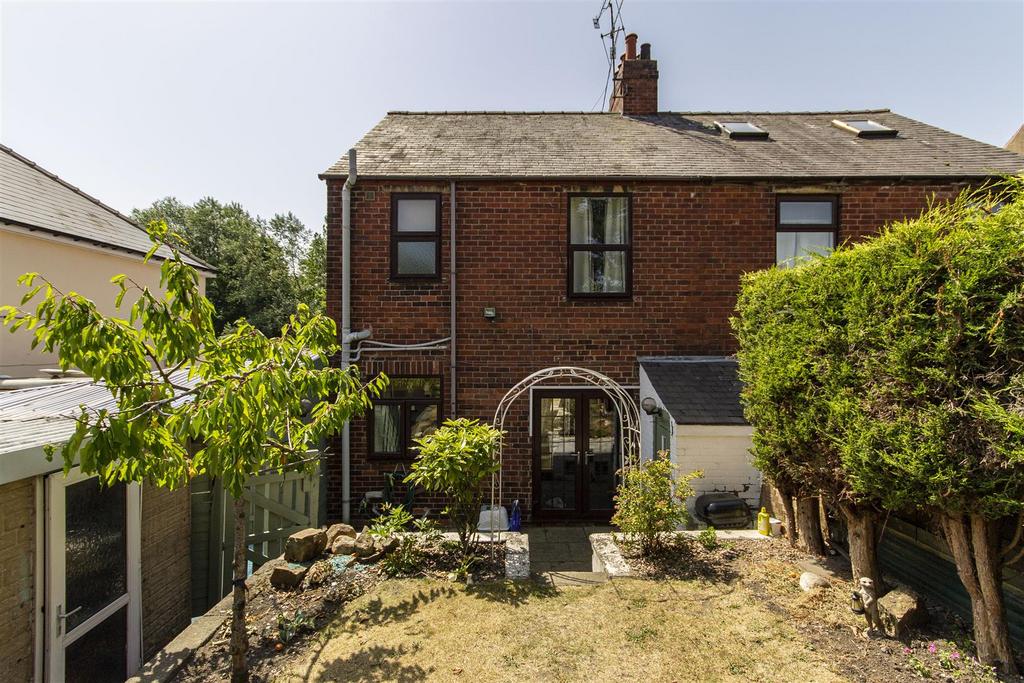 Holland Road, Old Whittington, Chesterfield 3 bed semidetached house