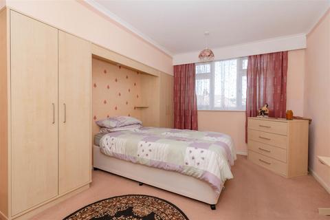 71 Cedar Avenue, Worthing, BN13 2HU