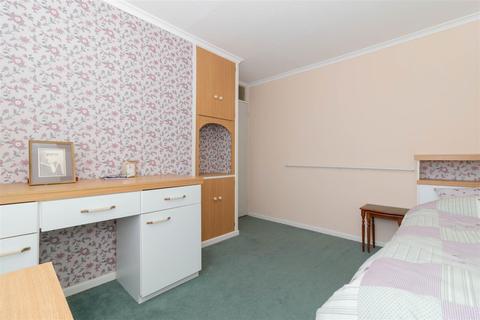 71 Cedar Avenue, Worthing, BN13 2HU