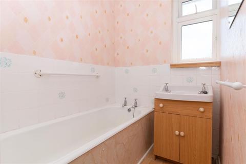 71 Cedar Avenue, Worthing, BN13 2HU