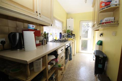 68b Manor Lane, Sutton, SM1 4BT