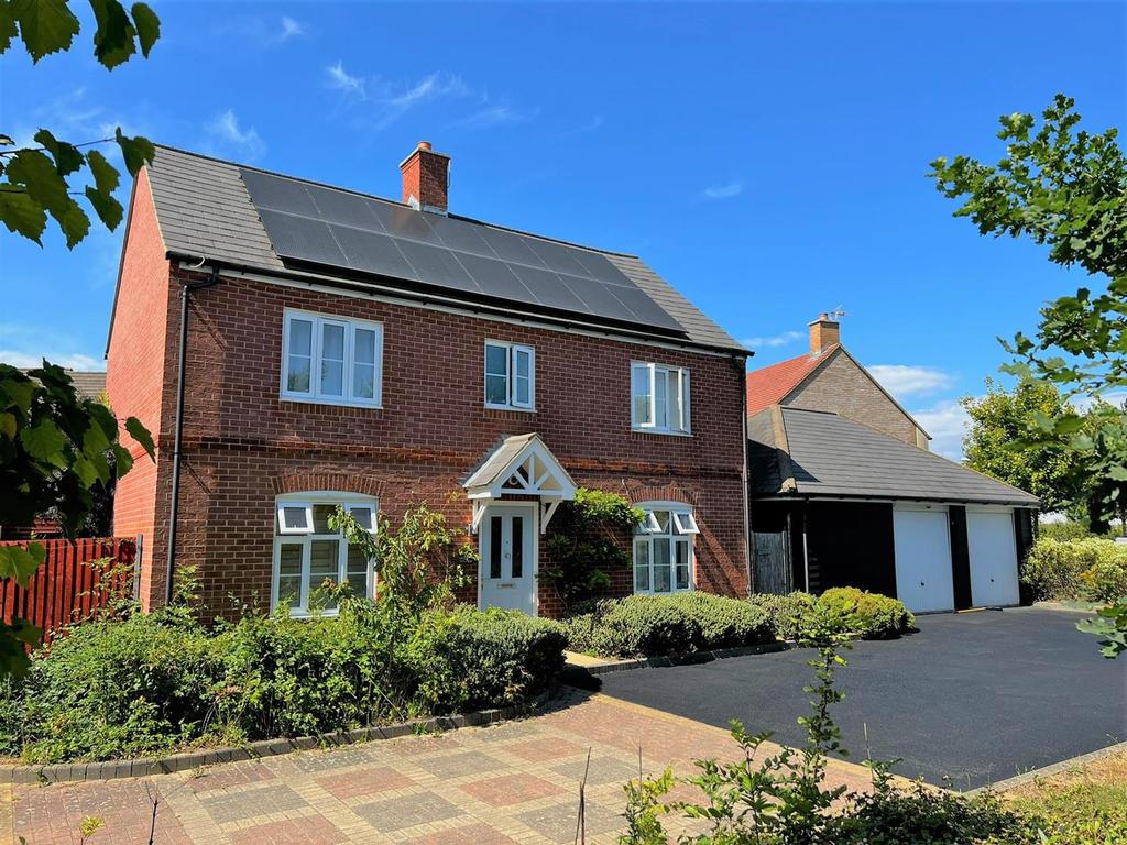 Bridgefield, Ashford 4 bed detached house £550,000