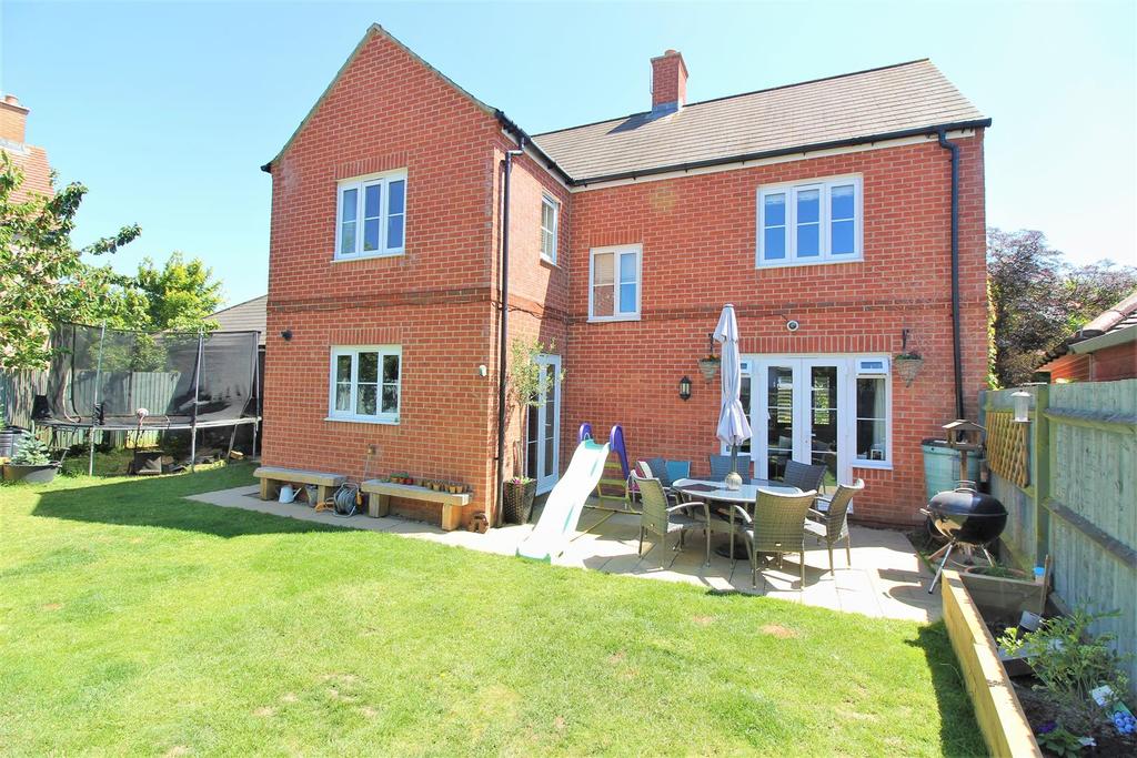 Bridgefield, Ashford 4 bed detached house £550,000