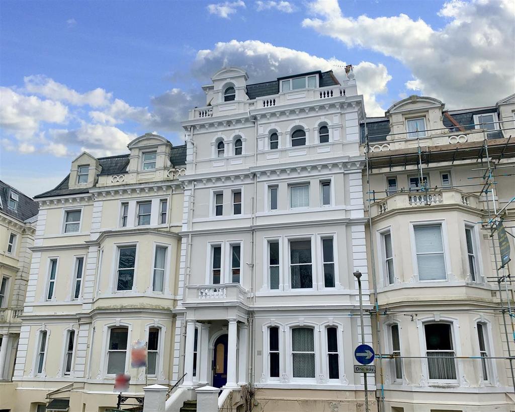 Augusta Gardens, Folkestone, Kent 2 bed apartment for sale £175,000
