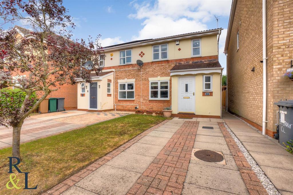 Silkstone Close, Church Gresley... 3 bed semidetached house £205,000