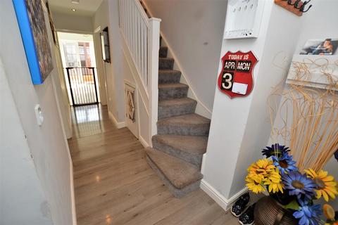 4 bedroom detached house for sale - Central Road, Coalville, Leicestershire