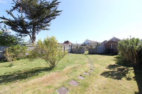 88 Coast Drive, Greatstone, New Romney, TN28 8NR