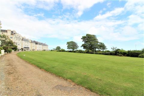 Flat 3, 27 Clifton Crescent, Folkestone, CT20 2EN
