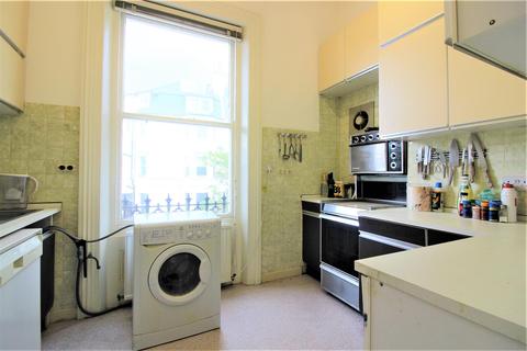 Flat 3, 27 Clifton Crescent, Folkestone, CT20 2EN