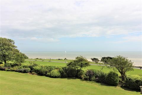 Flat 3, 27 Clifton Crescent, Folkestone, CT20 2EN
