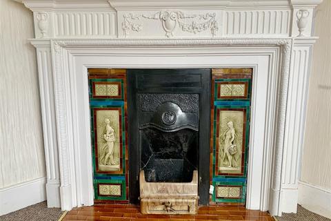214 Dover Road, Folkestone, CT19 6NJ