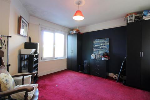259 Dover Road, Folkestone, CT19 6NT