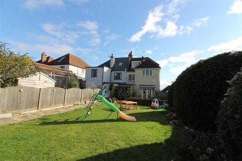 259 Dover Road, Folkestone, CT19 6NT