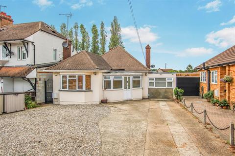 4 bedroom detached bungalow for sale - Westbourne Drive, Brentwood