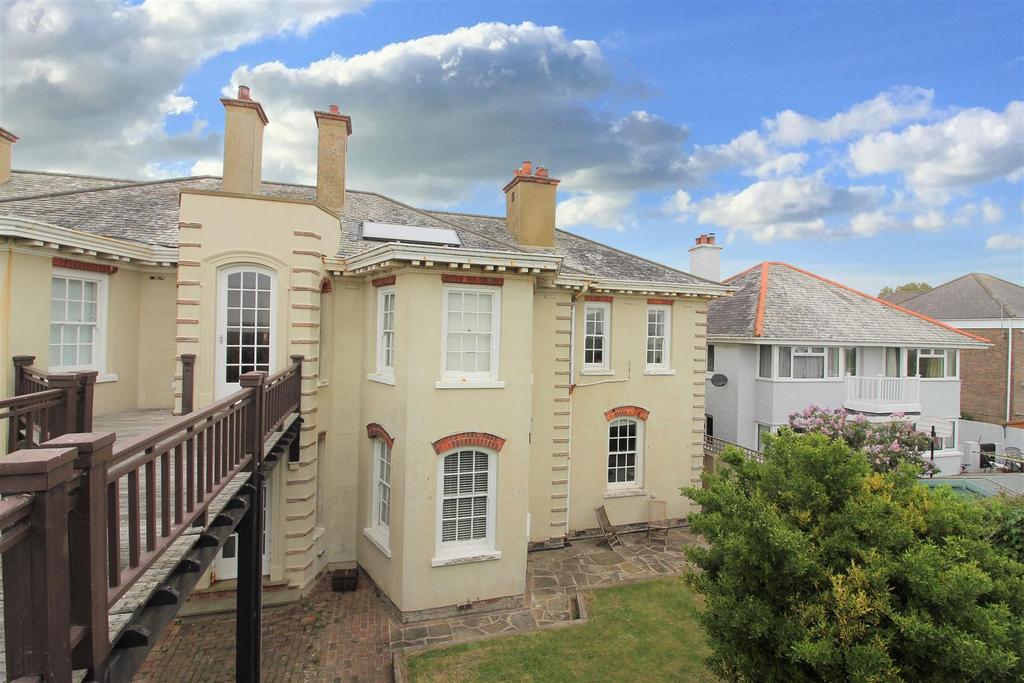 Dymchurch, Romney Marsh, Kent 4 bed semidetached house £495,000