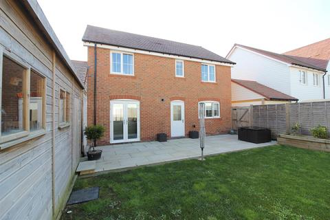 27 Castle View, Hythe, CT21 4BF