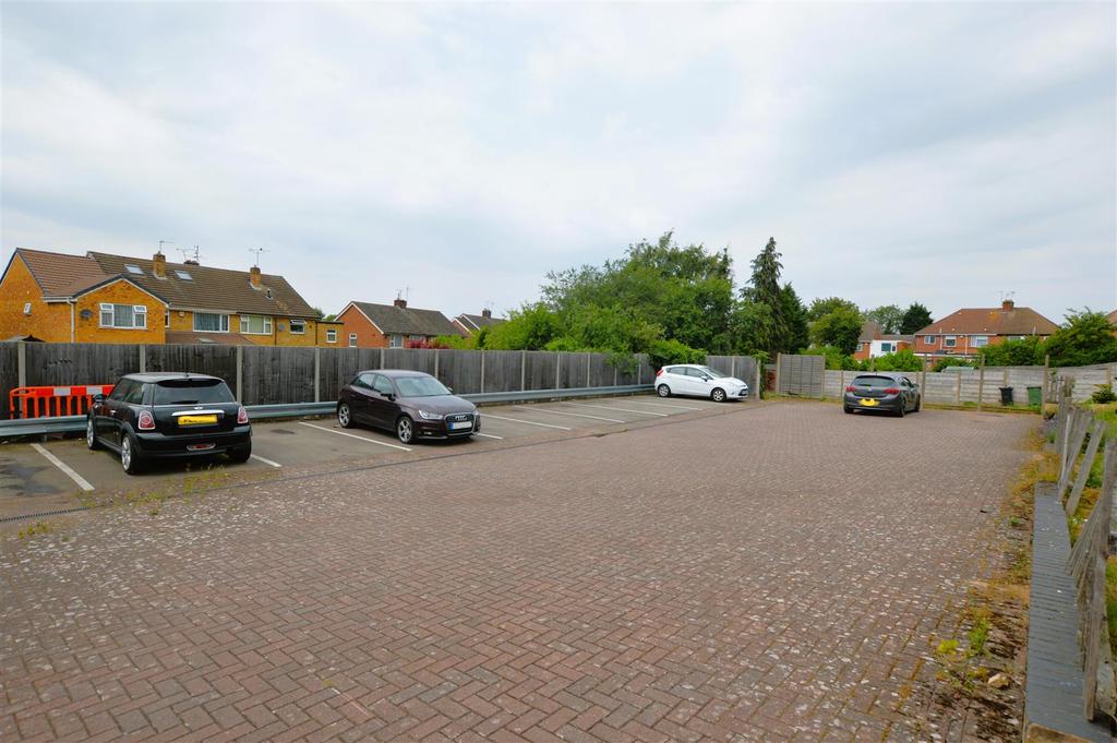 Bradgate Drive, Wigston, Leicestershire 1 bed apartment to rent £595