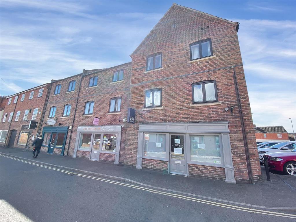 Union Street, Bingham, Nottingham Property to rent £1,375 pcm (£317 pw)