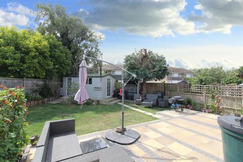 1 Grebe Crescent, Hythe, CT21 6QN