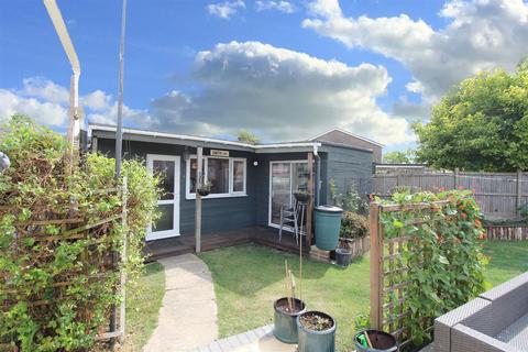 1 Grebe Crescent, Hythe, CT21 6QN