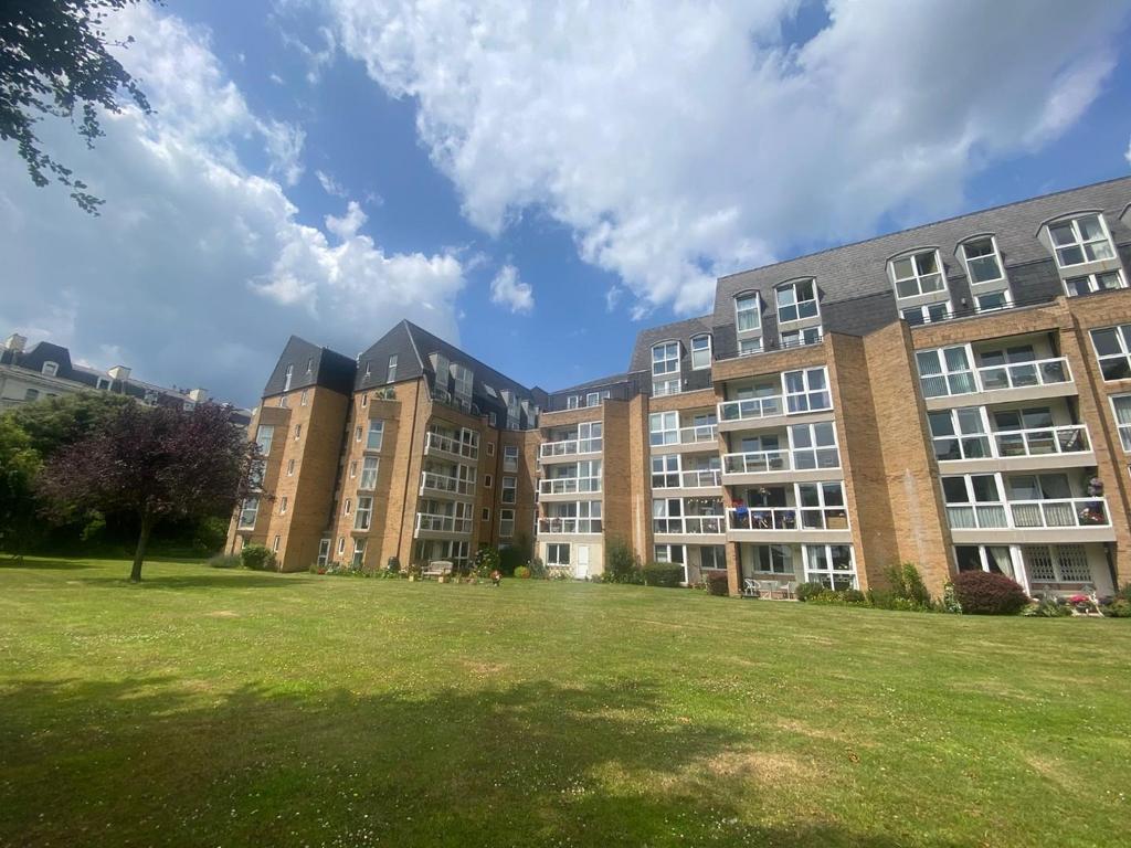 Homepine House, Sandgate Road, Folkestone, Kent 1 bed flat for sale £