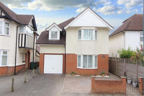 20a Earlsfield Road, Hythe, CT21 5PE