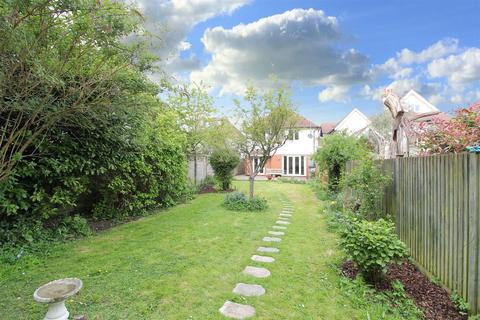 20a Earlsfield Road, Hythe, CT21 5PE