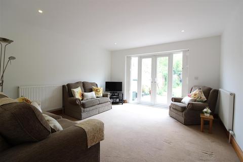 20a Earlsfield Road, Hythe, CT21 5PE