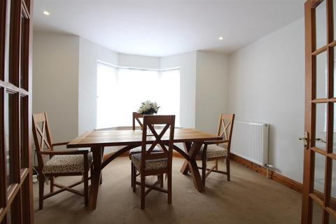 20a Earlsfield Road, Hythe, CT21 5PE