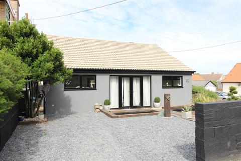 32 Coast Drive, Greatstone, New Romney, TN28 8NX