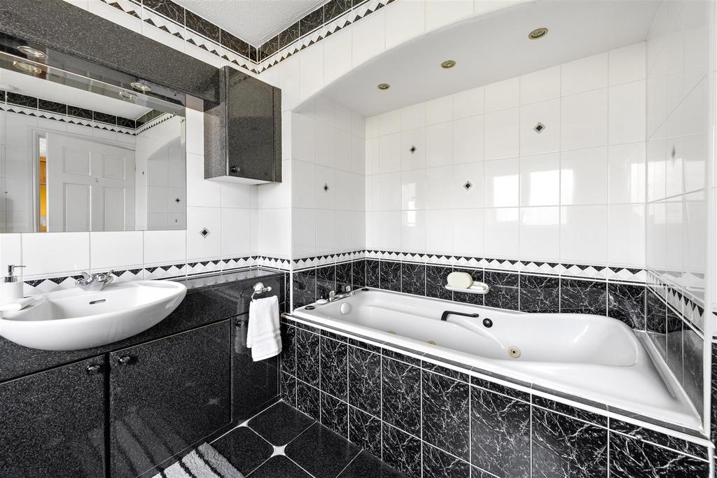 En-suite Bathroom