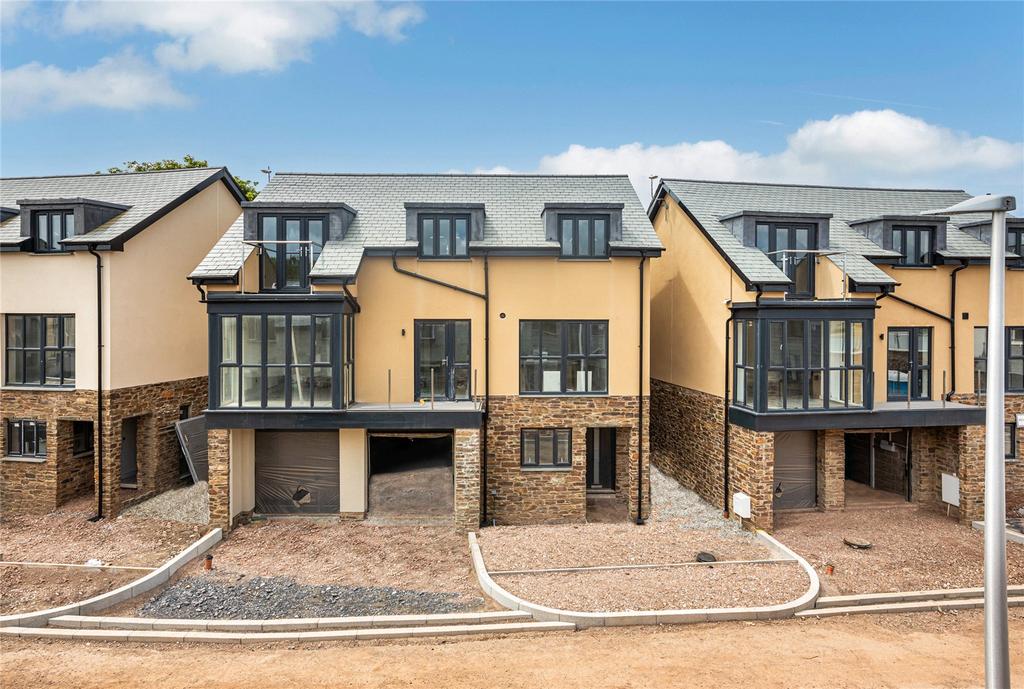 Batson Point, Main Road, Devon, TQ8 4 bed detached house for
