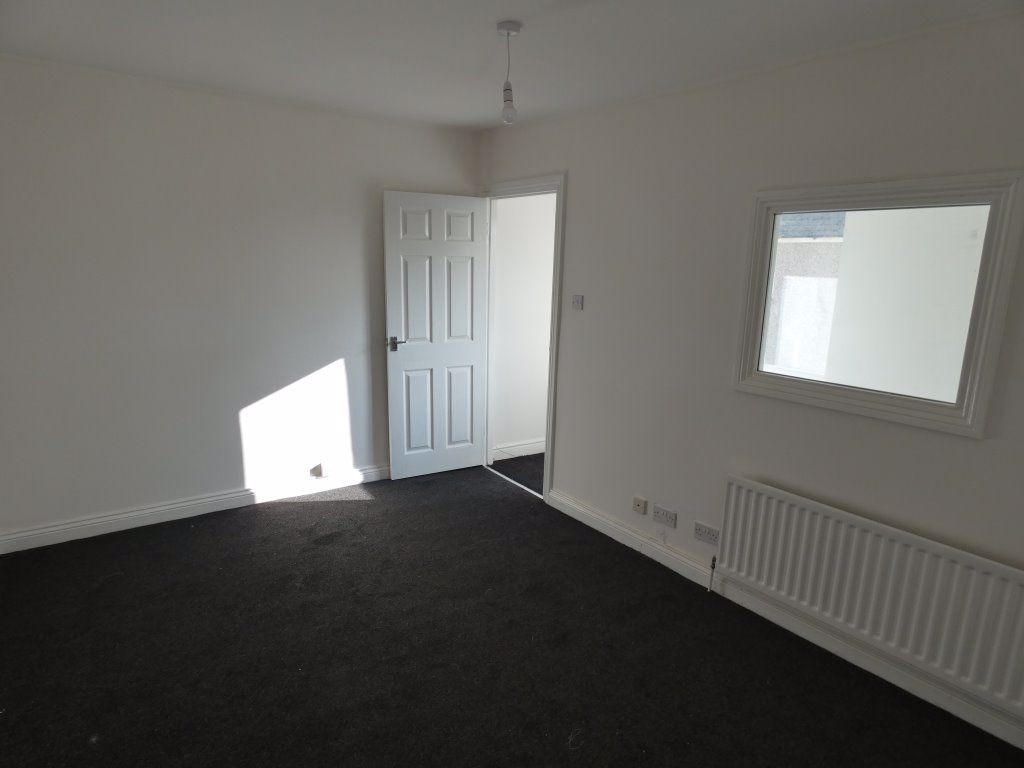 Durham Road, Middlestone Moor, Spennymoor 2 bed flat to rent £400 pcm